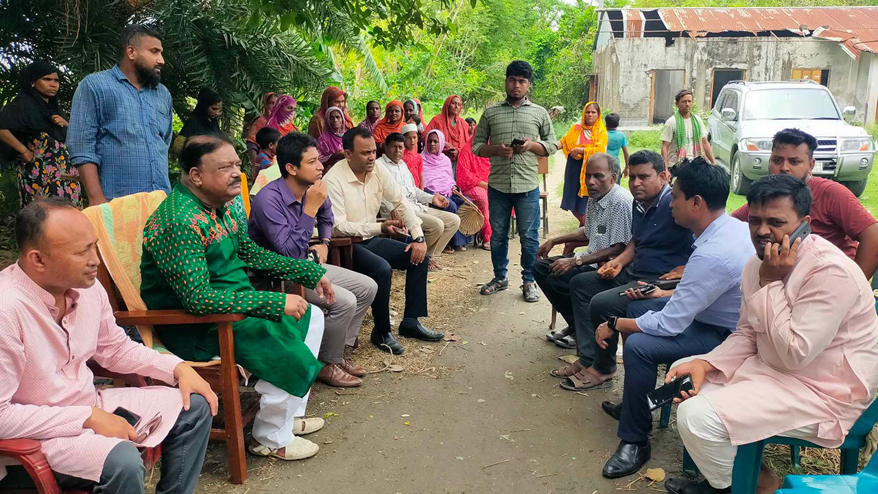 সেই জরাজীর্ণ আবাসন প্রকল্প ও স্কুল পরিদর্শন করলেন এমপি-প্রশাসন