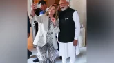 হাসিমুখে সেলফি তুলছেন মেলোনি, মোদির মুখেও হাসি