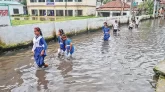 পয়োনালার পানিতে বন্ধ হওয়ার পথে ঢাকার দক্ষিণখানের বিদ্যালয়টি