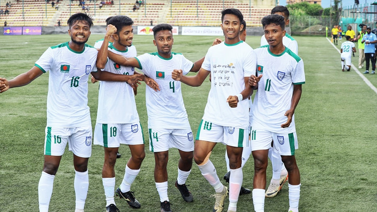 সাফ অনূর্ধ্ব-২০ চ্যাম্পিয়নশিপ শ্রীলঙ্কাকে হারিয়ে সেমিফাইনালে বাংলাদেশ