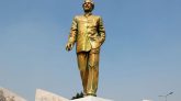 ভেঙে ফেলা হচ্ছে বিজয় সরণির বঙ্গবন্ধু ভাস্কর্য