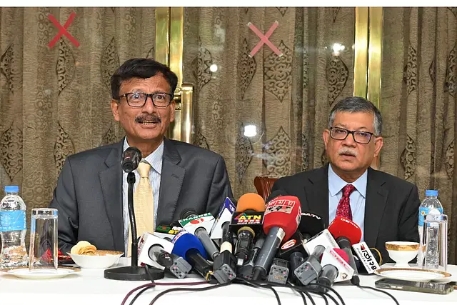 শেখ হাসিনার ভারতে অবস্থানে দ্বিপক্ষীয় সম্পর্ক নষ্ট হবে না: পররাষ্ট্র উপদেষ্টা