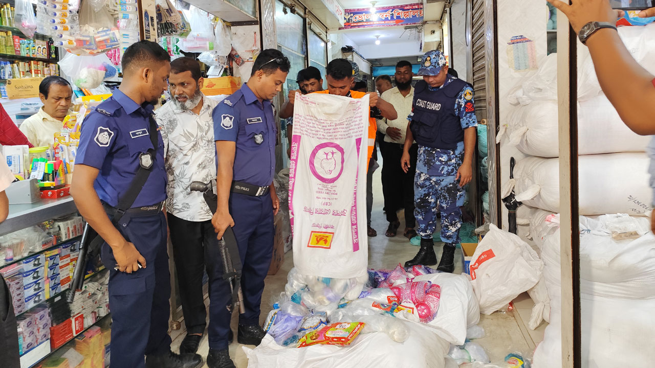 ভোলায় যৌথ বাহিনীর অভিযানে বিপুল পরিমাণ কারেন্ট জাল জব্দ