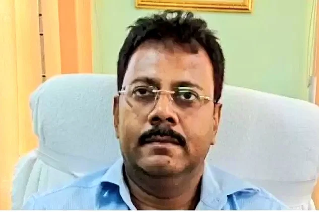কলকাতার আর জি কর মেডিকেল কলেজের সাবেক অধ্যক্ষের পেশাগত লাইসেন্স বাতিল
