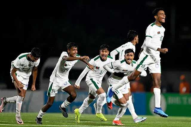 পাকিস্তানকে টাইব্রেকারে হারিয়ে ফাইনালে বাংলাদেশ