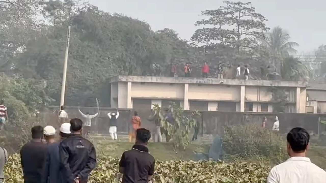 ব্রাহ্মণবাড়িয়ায় নিলামের পণ্য কেনা নিয়ে বিএনপির দুই পক্ষের সংঘর্ষ