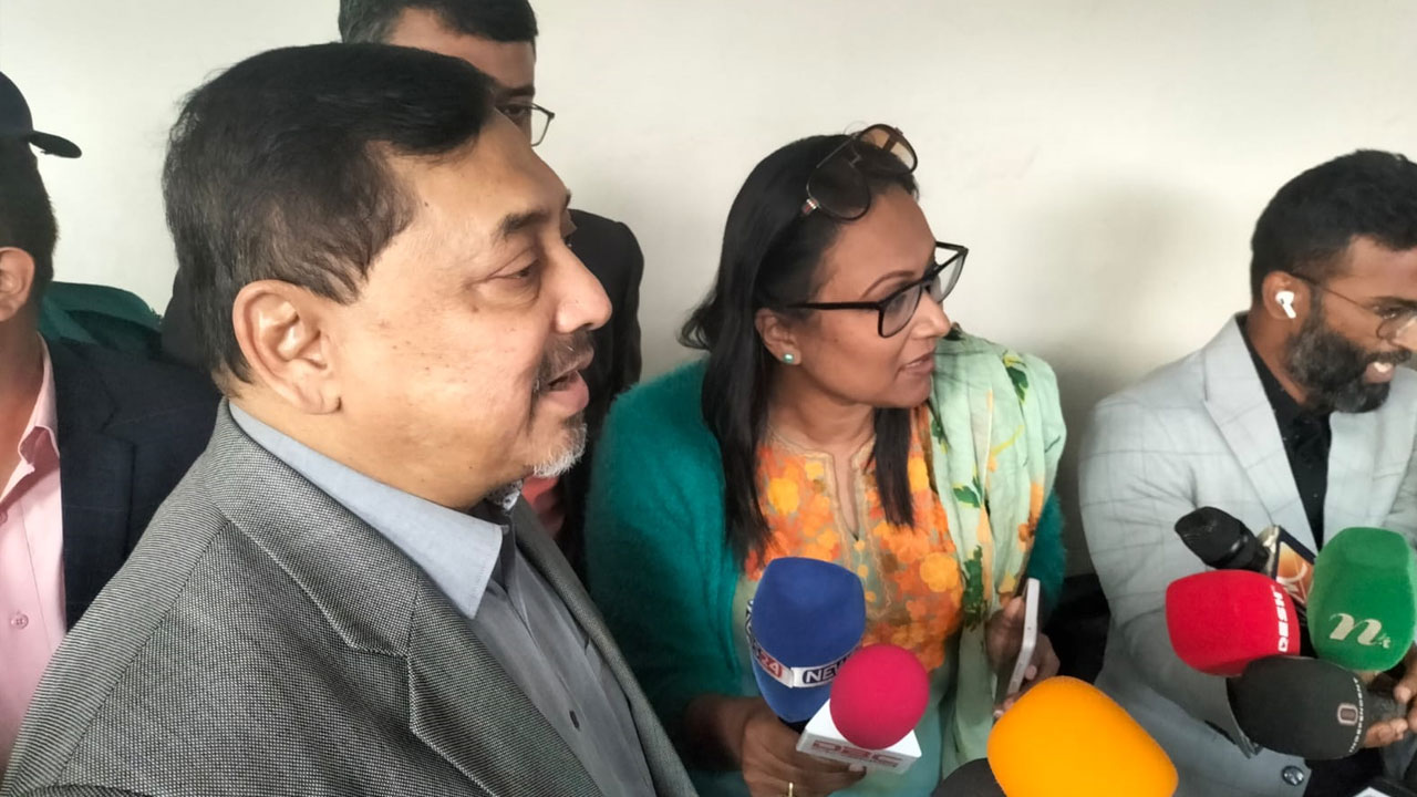 সচিবালয়ে আগুন প্রধান উপদেষ্টার কাছে প্রাথমিক প্রতিবেদন জমা দেওয়া হবে মঙ্গলবার