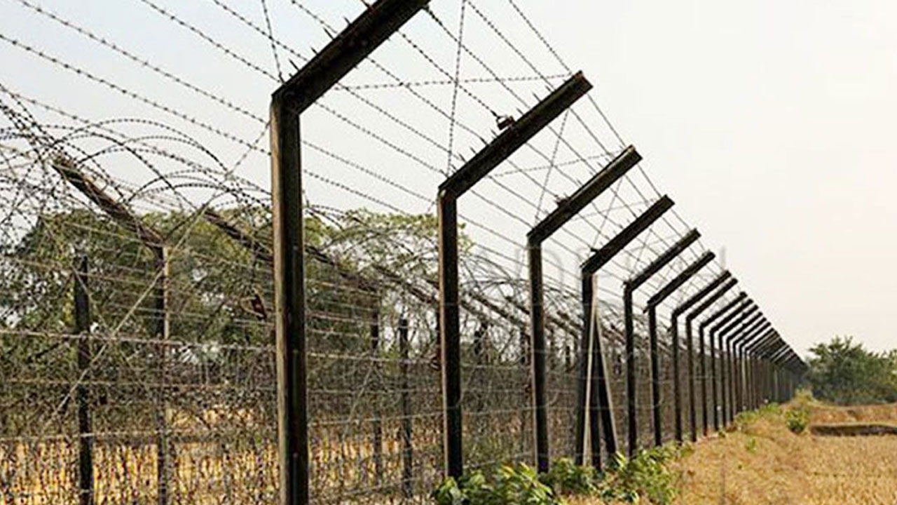 ২৩ ঘণ্টা পর আটক বাংলাদেশিকে ফেরত দিল বিএসএফ