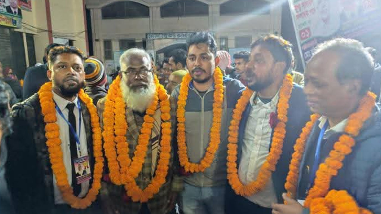 মাদারীপুরে আইনজীবী সমিতির নির্বাচনে আওয়ামীপন্থিদের নিরঙ্কুশ জয়