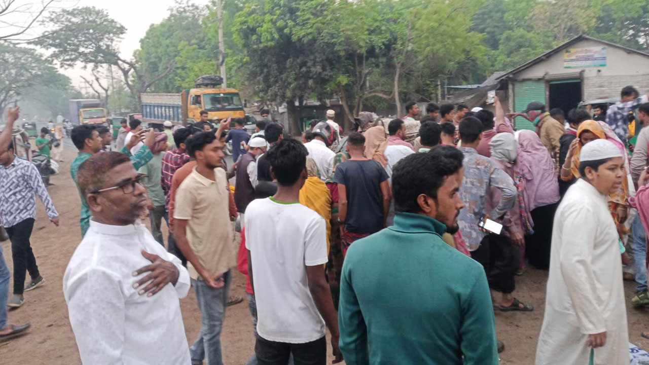 পাবনায় বাস-অটোরিকশা সংঘর্ষে নিহত ৪